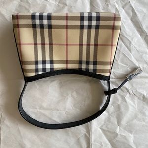 Burberry baguette bag rarely used